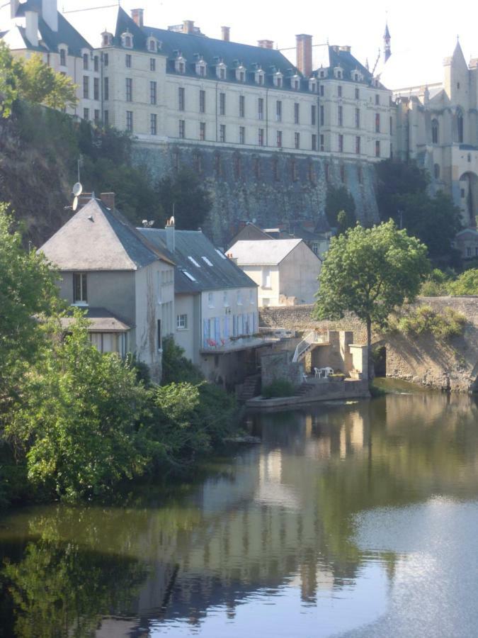 Moulin De L'Abbesse Bed & Breakfast Thouars Exterior photo